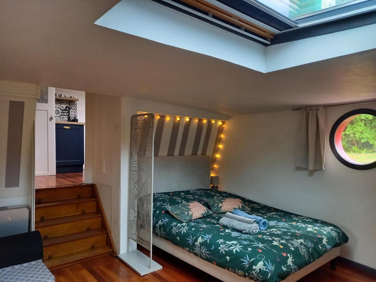 Appartement atypique indépendant sur péniche Metz Esterno foto