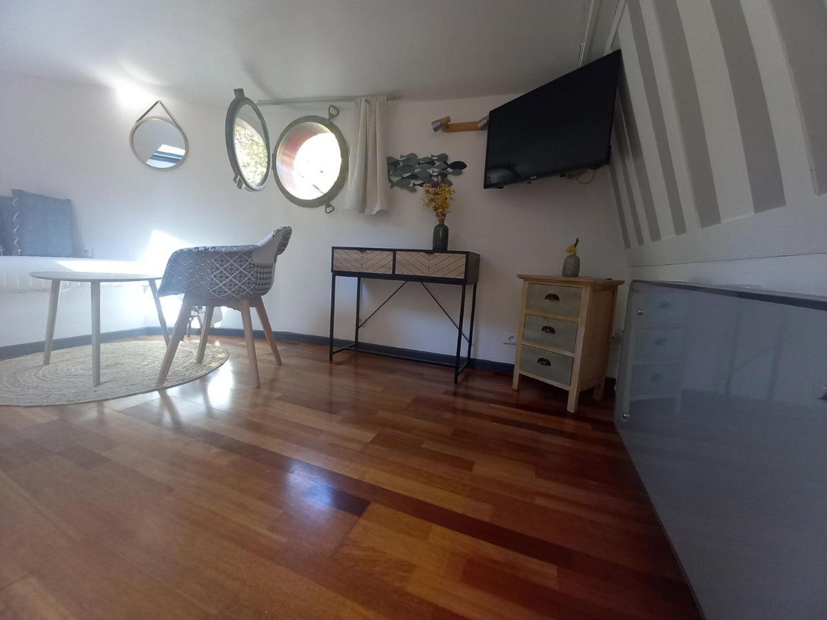 Appartement atypique indépendant sur péniche Metz Esterno foto