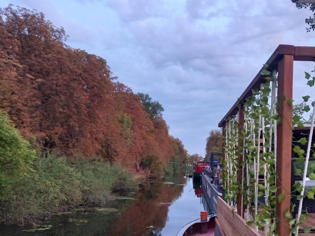 Appartement atypique indépendant sur péniche Metz Esterno foto