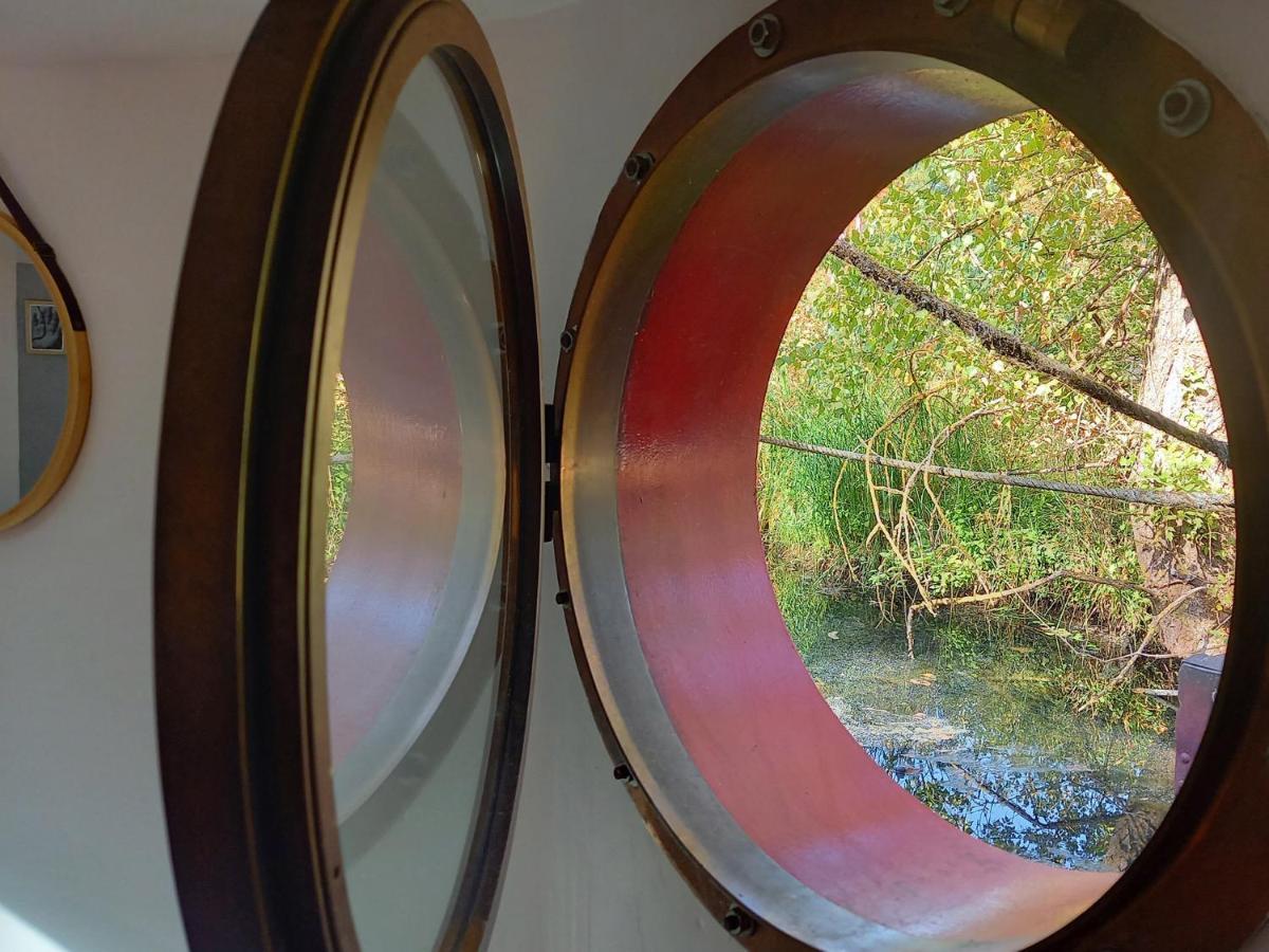 Appartement atypique indépendant sur péniche Metz Esterno foto