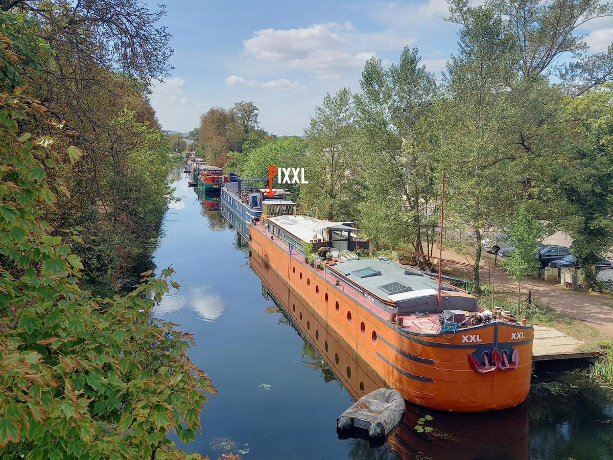 Appartement atypique indépendant sur péniche Metz Esterno foto