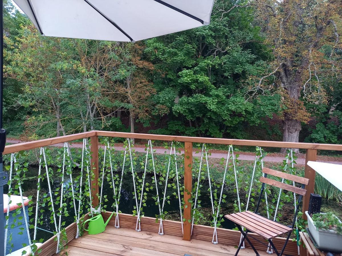 Appartement atypique indépendant sur péniche Metz Esterno foto