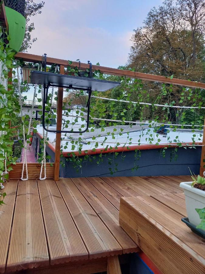 Appartement atypique indépendant sur péniche Metz Esterno foto
