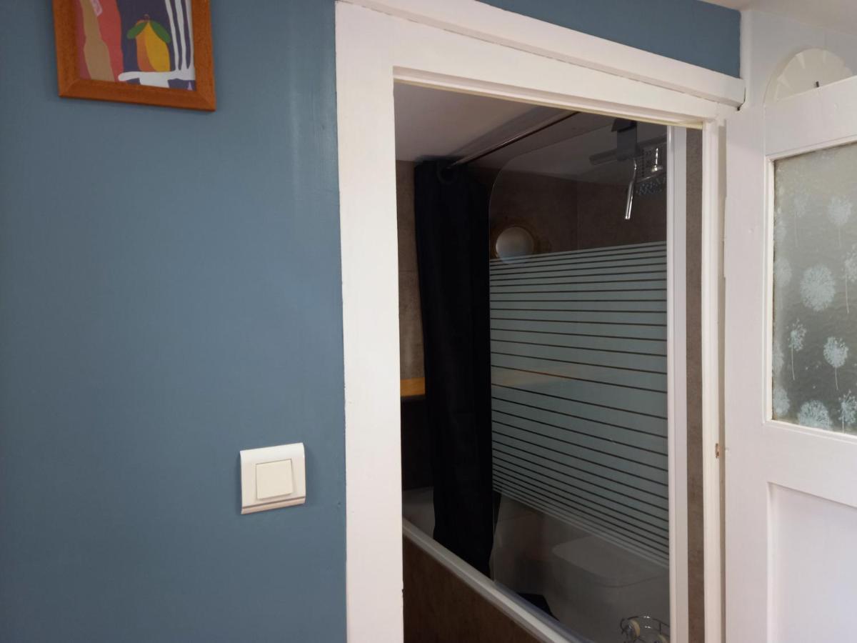 Appartement atypique indépendant sur péniche Metz Esterno foto