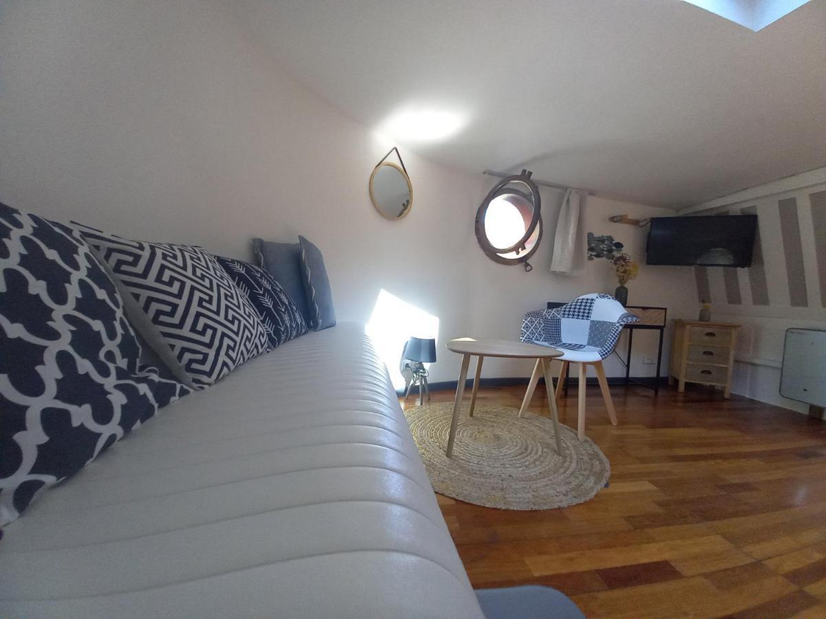 Appartement atypique indépendant sur péniche Metz Esterno foto