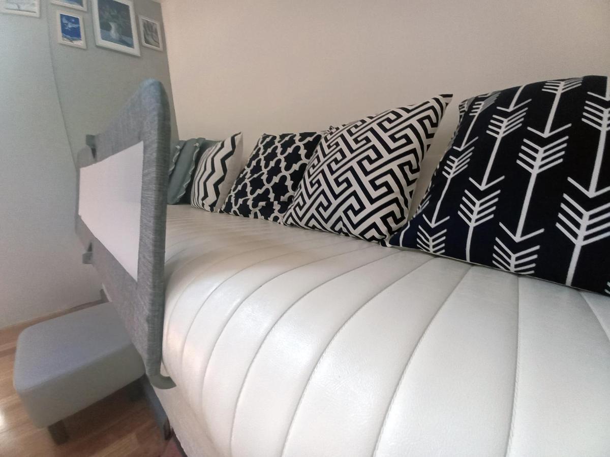 Appartement atypique indépendant sur péniche Metz Esterno foto