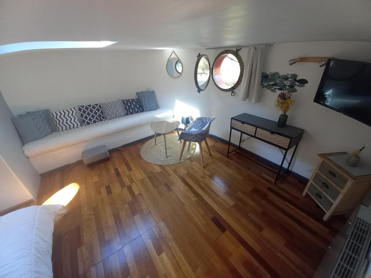 Appartement atypique indépendant sur péniche Metz Esterno foto